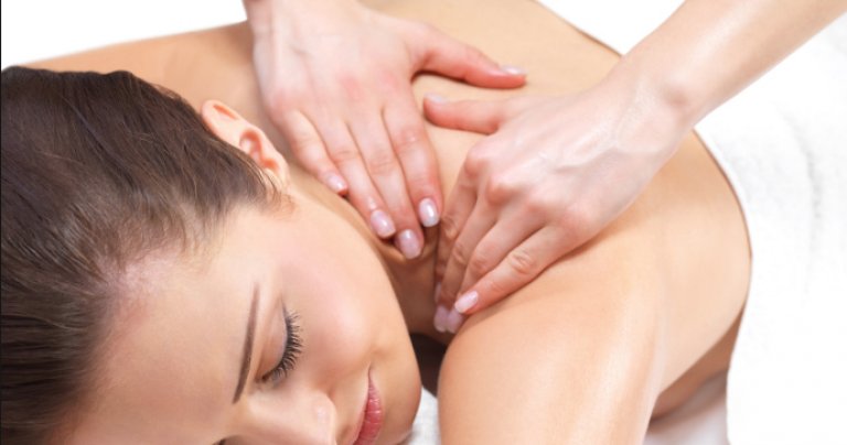 Receta de aromaterapia: aceite de masaje relajante